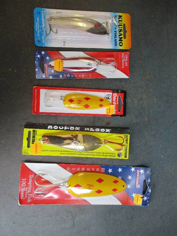 lot 86 image: Fishing Lures