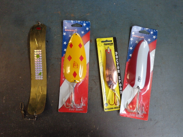 lot 104 image: Large Lures