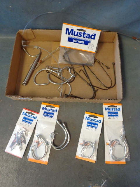 lot 117 image: Mustad Large Hooks