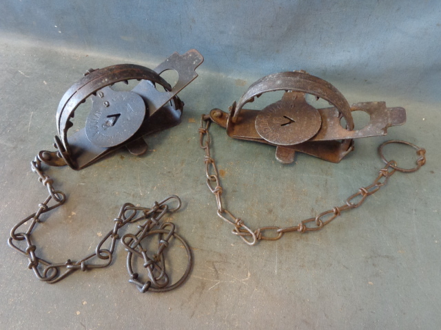lot 140 image: Oneida Jump Traps