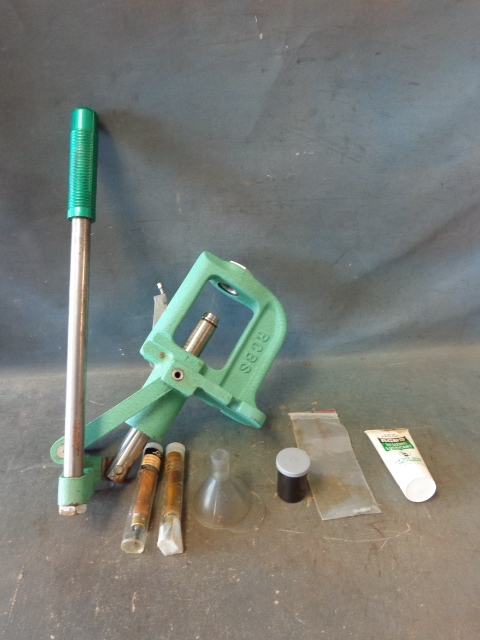 lot 170 image: Ammo Reloading Machine