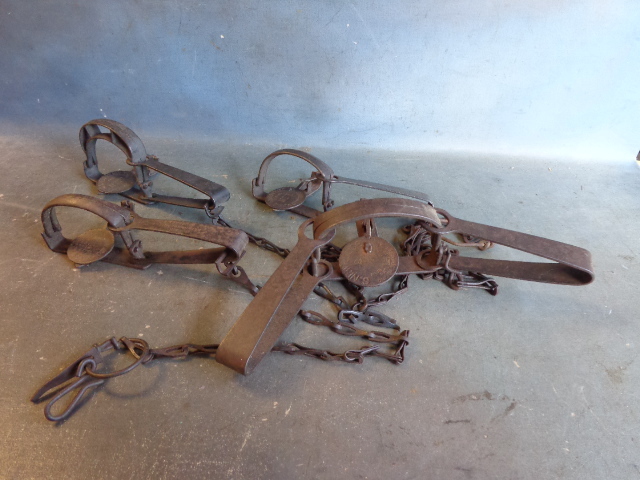 lot 181 image: Oneida S. Newhouse Traps