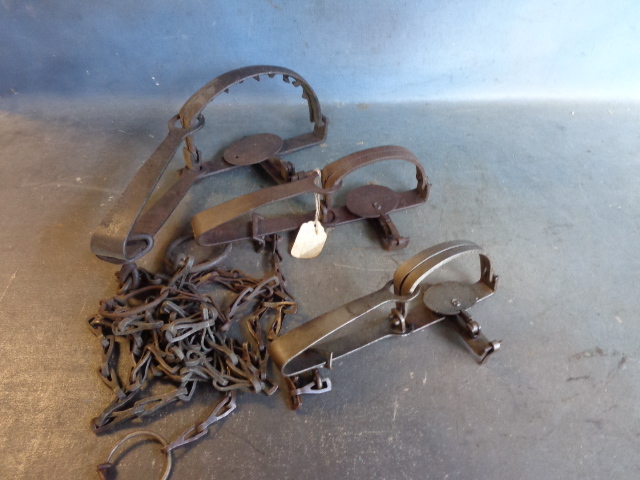 lot 182 image: Oneida S. Newhouse Traps