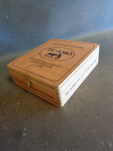 lot 203 image: Wood Cigar Box with Coins, Keychains and Pins