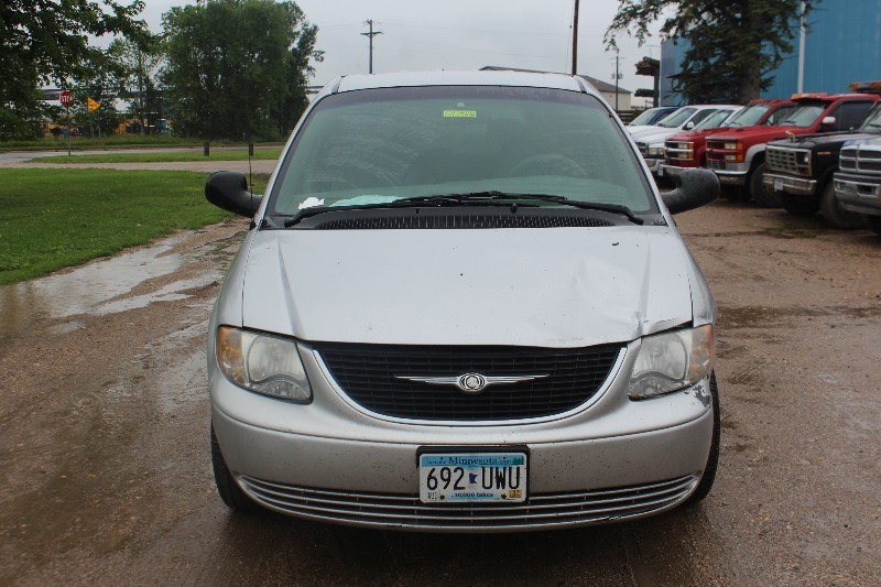 2002 Chrysler Town & Country LX