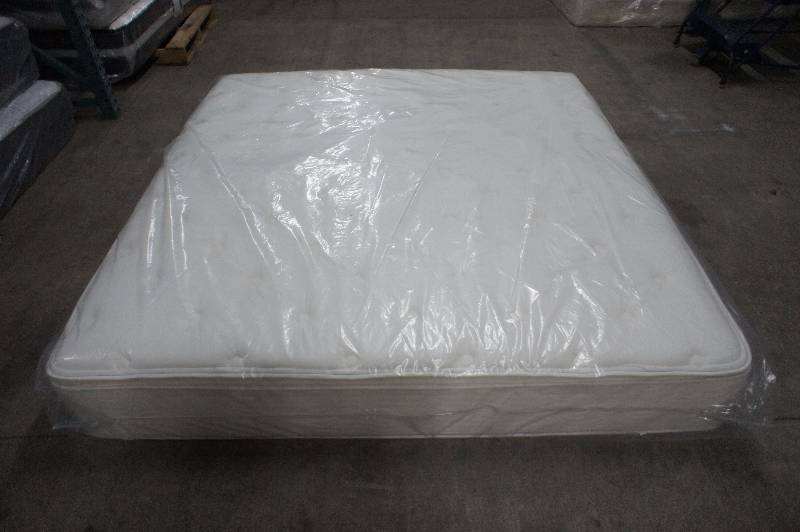 New - King Size Simmons Westin Heanvenly Bed - Pillow Top - Mattress - MSRP $ 3499.99