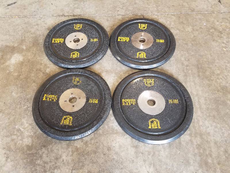 lot 18 image: Bumper plates