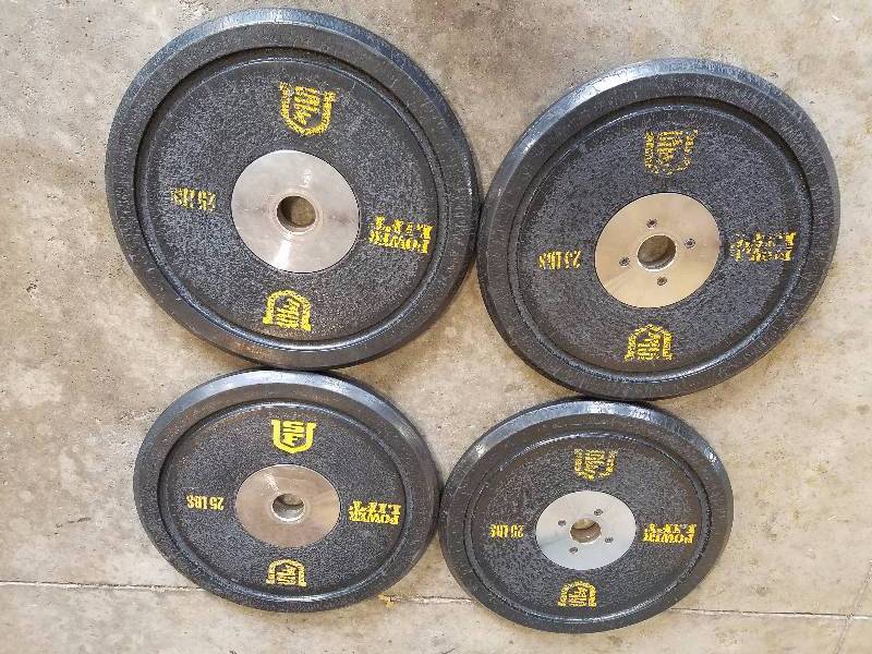 lot 20 image: Bumper plates