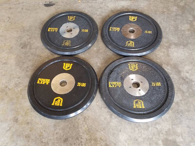 lot 22 image: Bumper plates