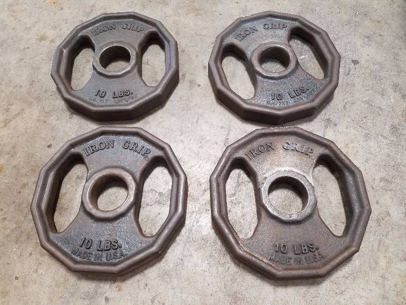 lot 33 image: Weight plates