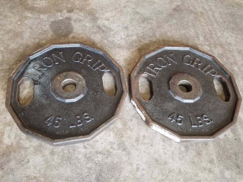 lot 29 image: Weight plates