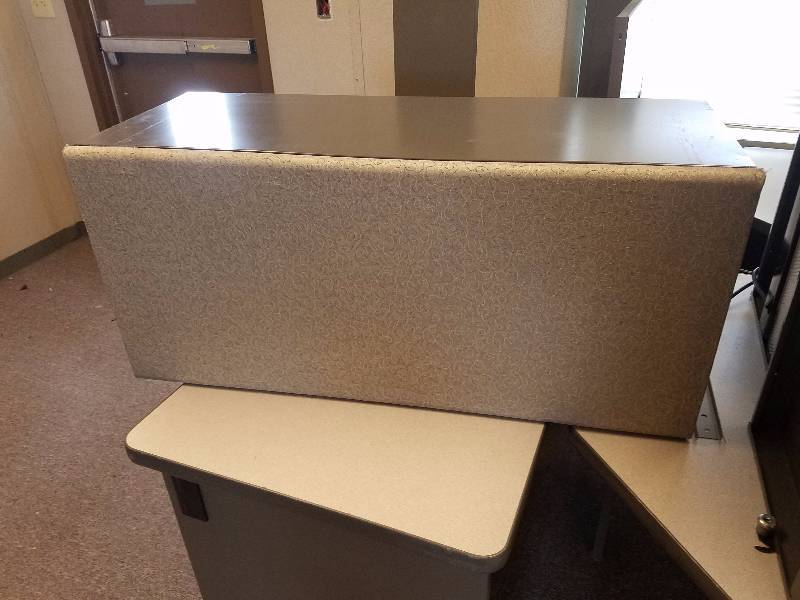 lot 103 image: Lighted Cabinet