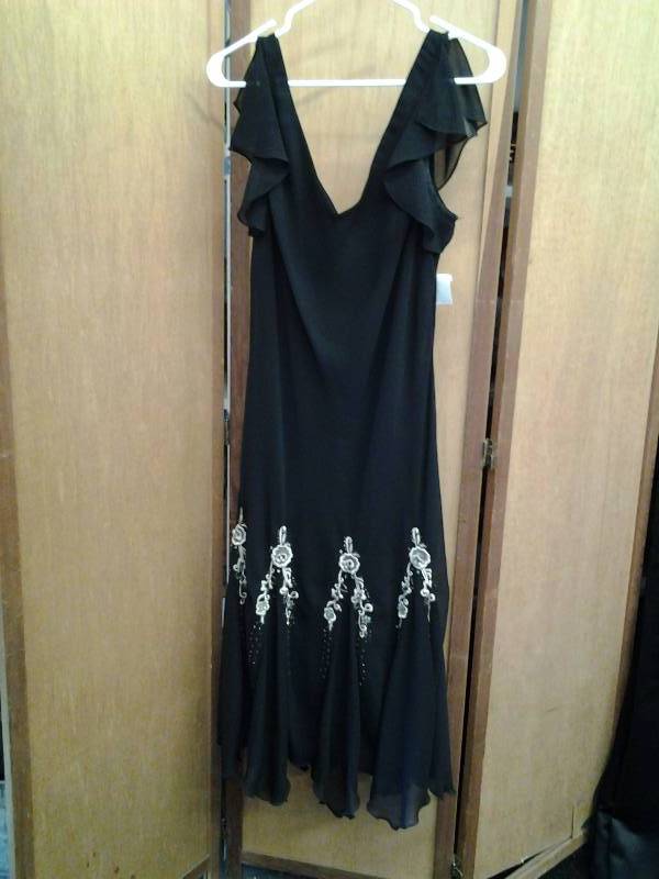 S.L. Fashions Size 14 Black
