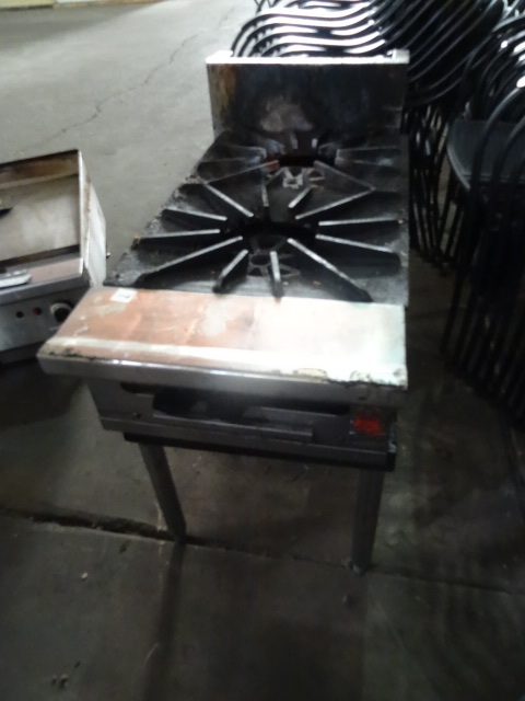 Wolf 2 burner stock pot range. Natu...