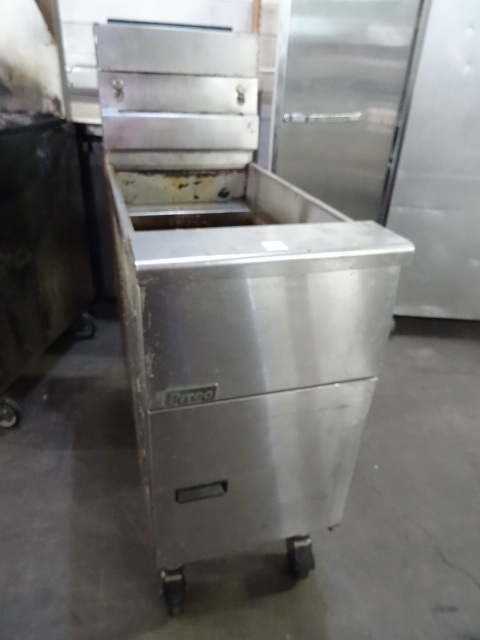 Pitco deep fryer on wheels. SG14. N...