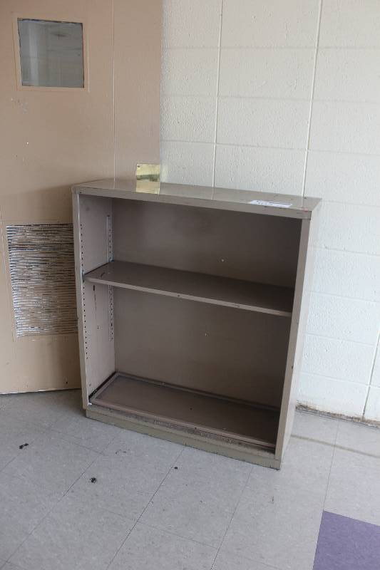 lot 305 image: 2-Shelf Metal Bookcase