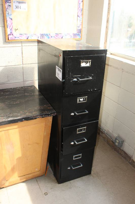 lot 302 image: 4-Drawer Metal File Cabinet