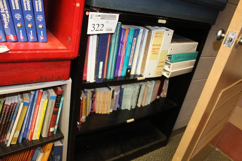lot 322 image: 3-Shelf Metal Bookcase