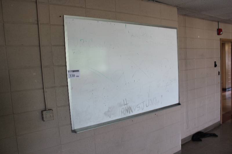 lot 338 image: White Board