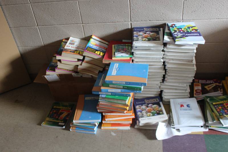 lot 353 image: Textbooks
