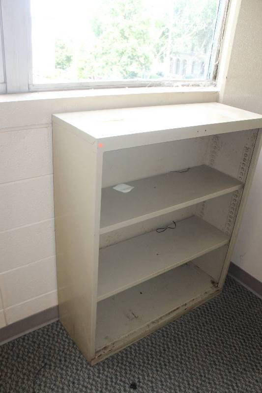 lot 379 image: 3-Shelf Metal Bookcase