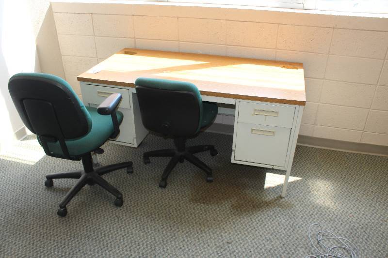 lot 362 image: 4-Drawer Metal Office Desk, 2-Rolling Office Chairs