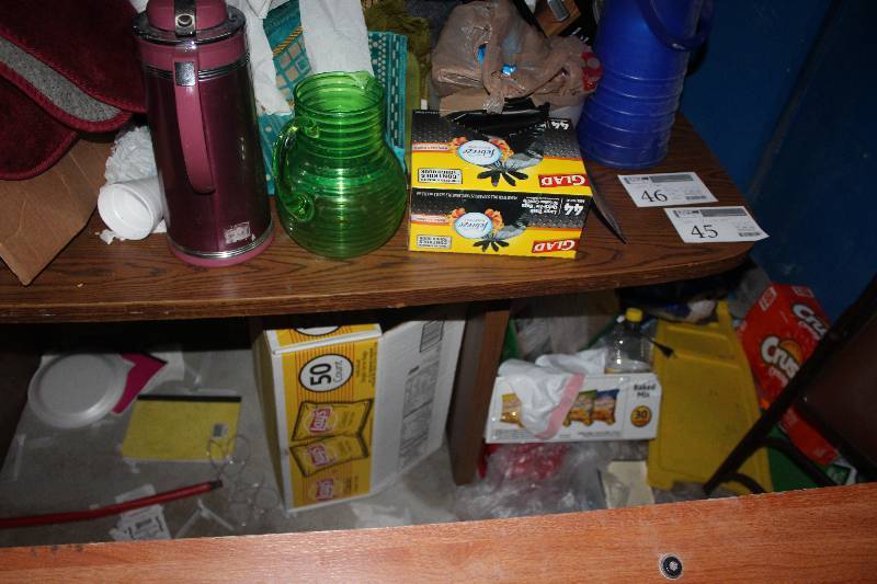 lot 45 image: Table
