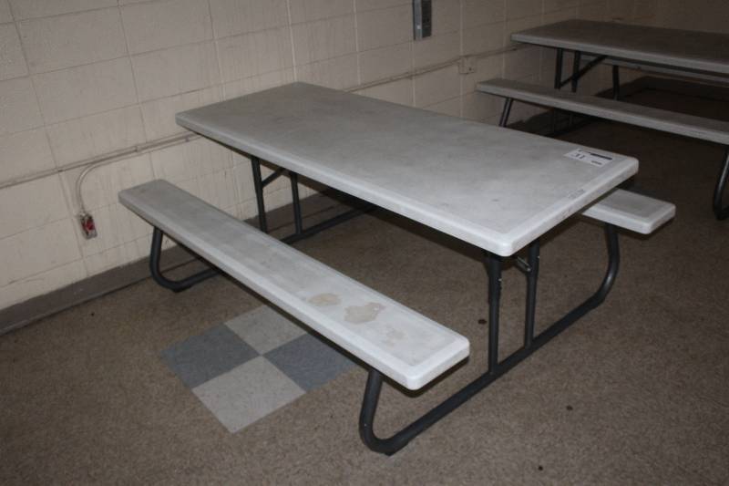 lot 31 image: Lifetime Folding Picnic Table
