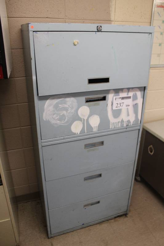 lot 237 image: 5-Drawer Metal Lateral File Cabinet