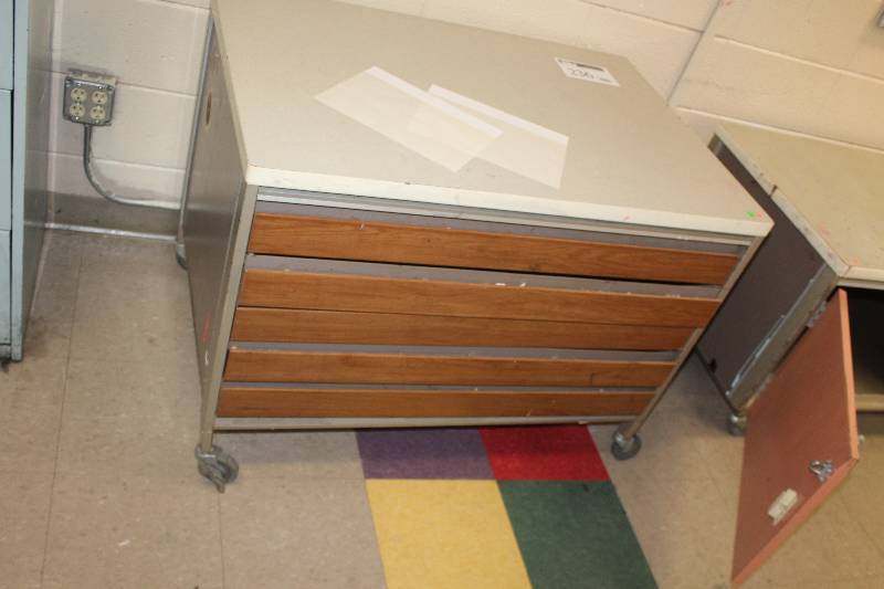 lot 236 image: 3-Drawer Rolling Lateral File Cabinet