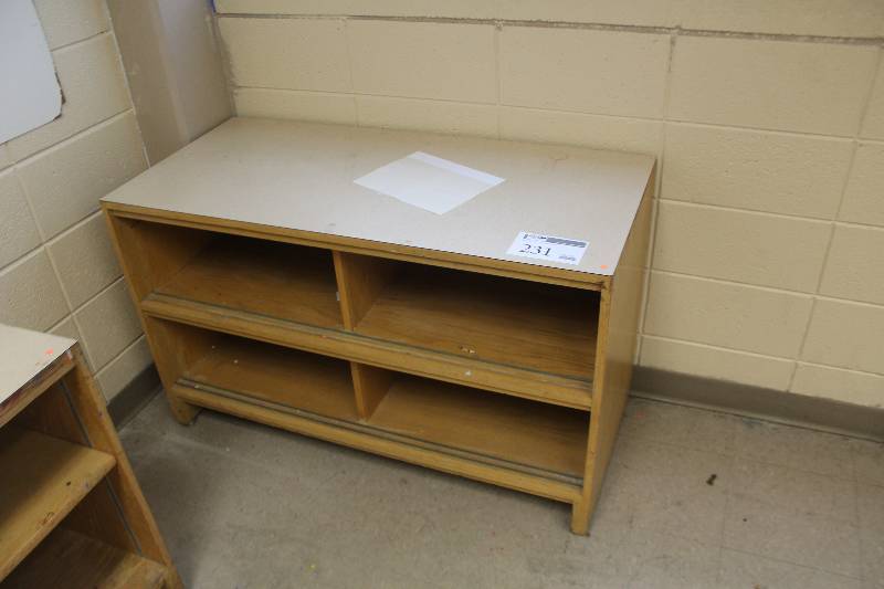 lot 231 image: 4-Cubby Bookshelf