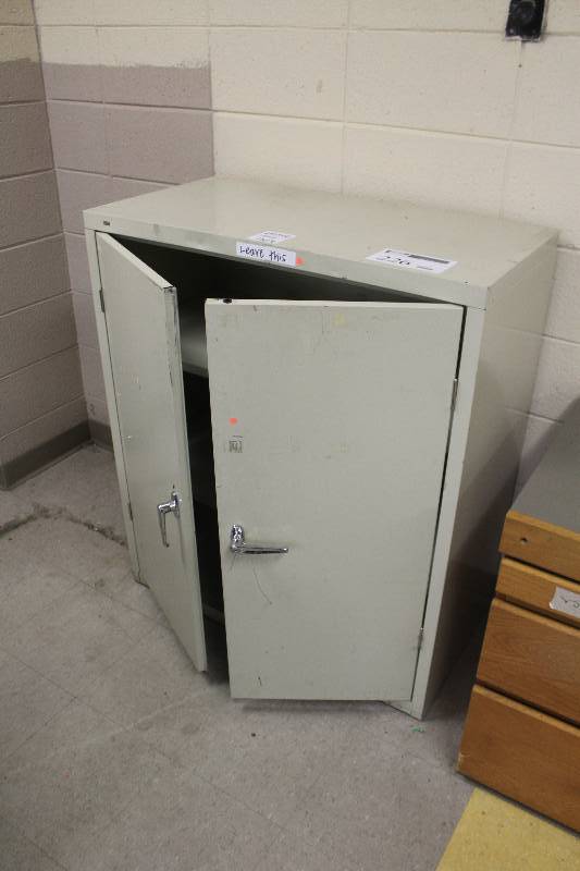 lot 226 image: 2-Door 3-Shelf Metal Cabinet