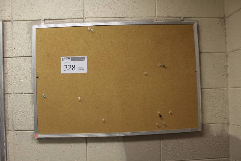 lot 228 image: Cork Board