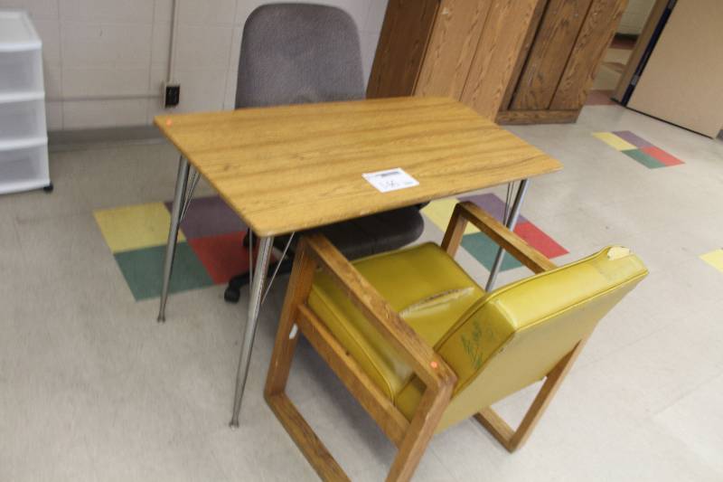 lot 146 image: Office Table, 2-Chairs