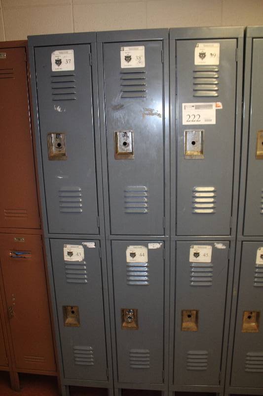 lot 222 image: Lot of (6) School Lockers Set