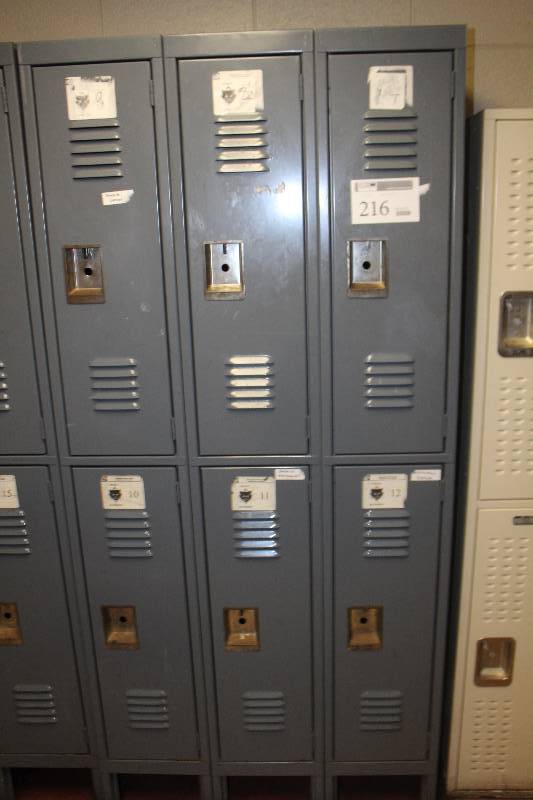 lot 216 image: Lot of (6) School Lockers Set
