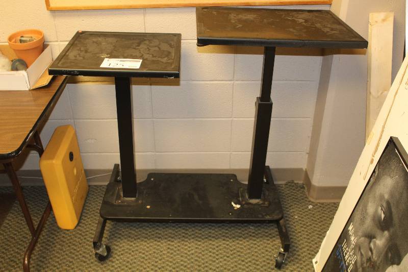 lot 125 image: Computer Cart