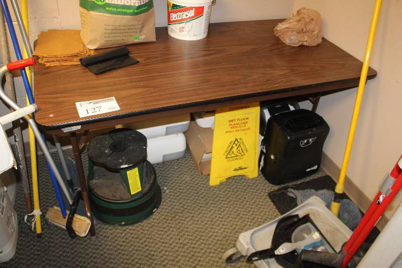 lot 127 image: Folding Table