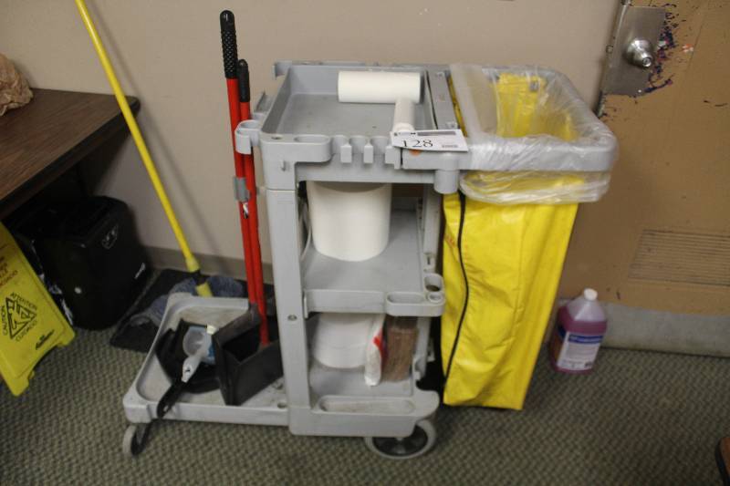 lot 128 image: Trash Cart
