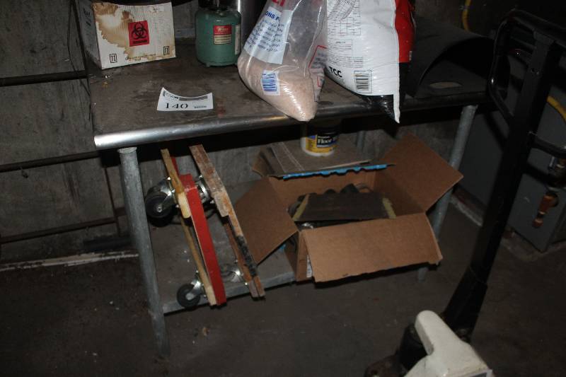 lot 140 image: Table