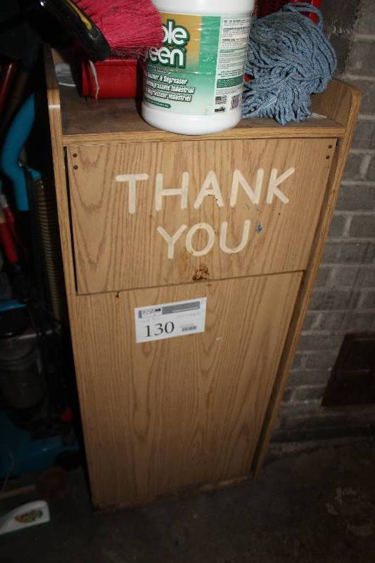 lot 130 image: Garbage Bin w Swing Lid