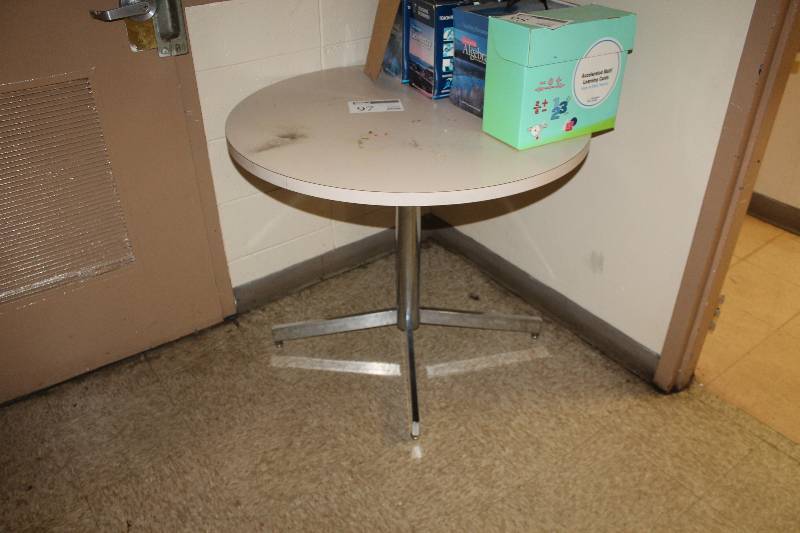 lot 97 image: Round Office Table