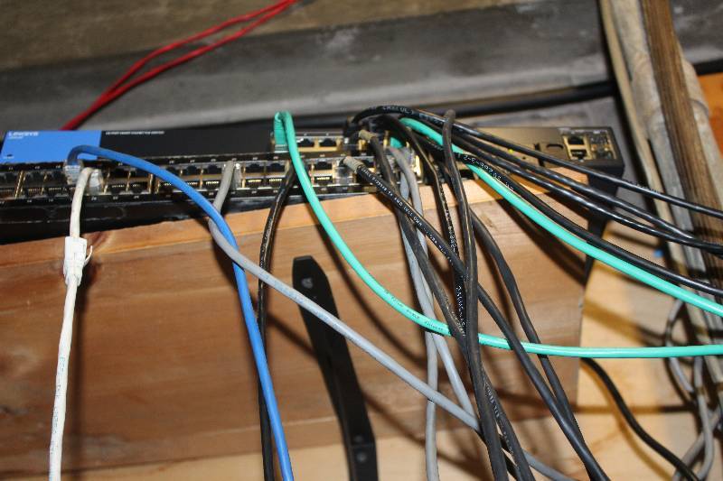 lot 178 image: Dell PowerConnect 2848 Rack Mount Switch