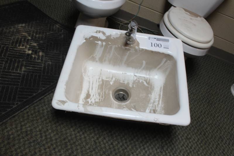 lot 100 image: Single Fixture Sink