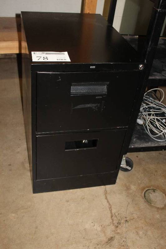 lot 78 image: 2-Drawer Metal File Cabinet