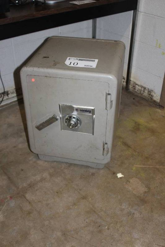 lot 10 image: Sentry Combination Floor Safe