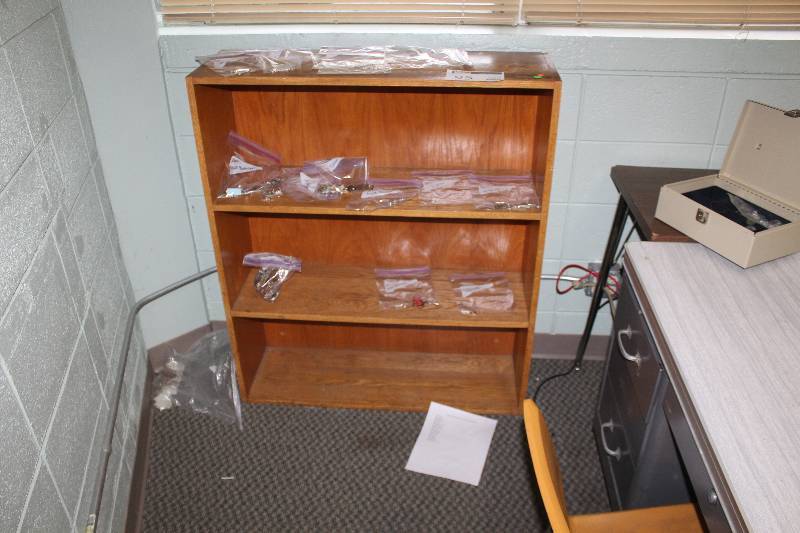 lot 95 image: 3-Shelf Wood Bookcase