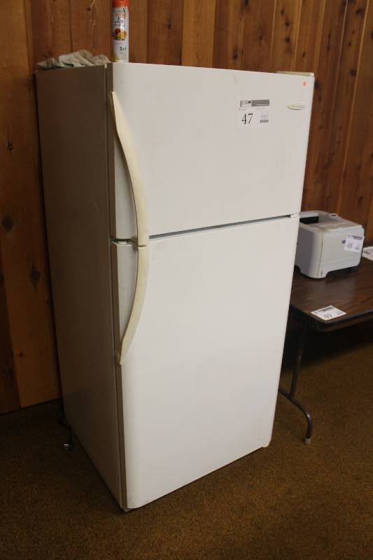 lot 47 image: Frigidaire Gallery Refrigerator Freezer