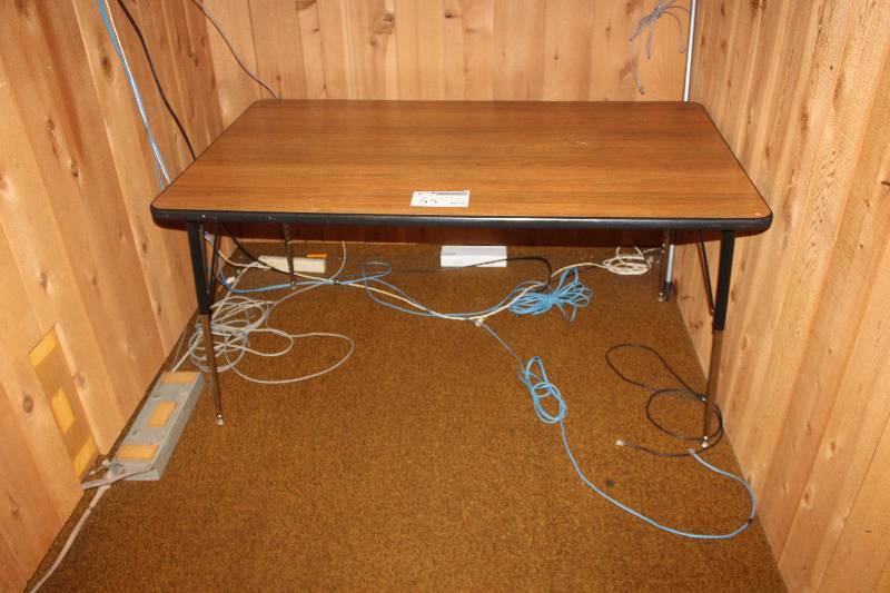lot 55 image: Table