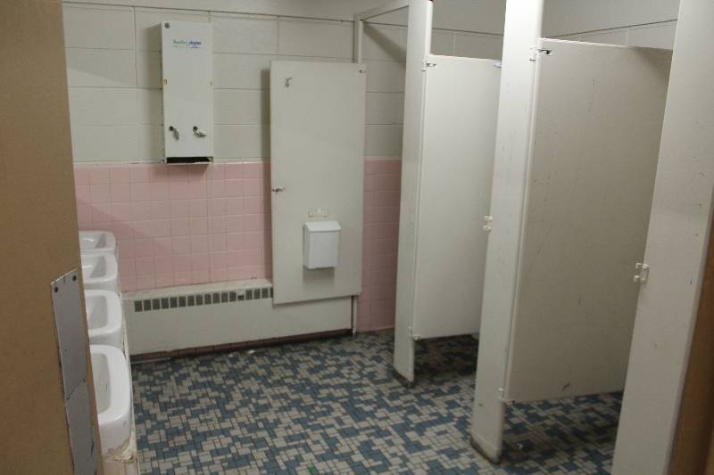 lot 398 image: Bathroom Lot Includes Stalls, Toilets, Urinals, Paper Towel Dispensers, Soap Dispensers, Sinks, Wall Mirrors, Womens Dispensers